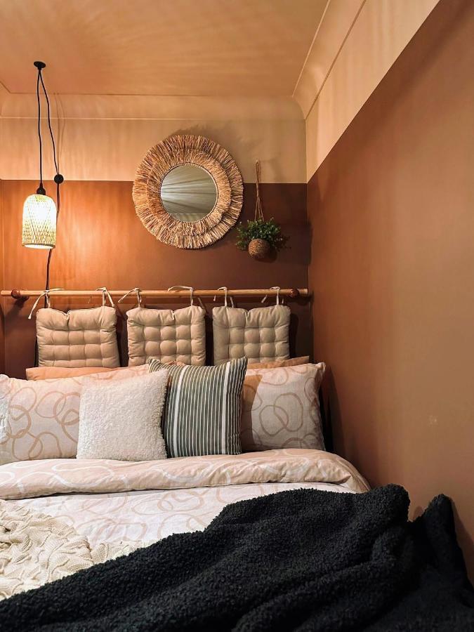4-Bed Cotswold Getaway With Hot Tub & Gaming Room Churchdown Exteriér fotografie