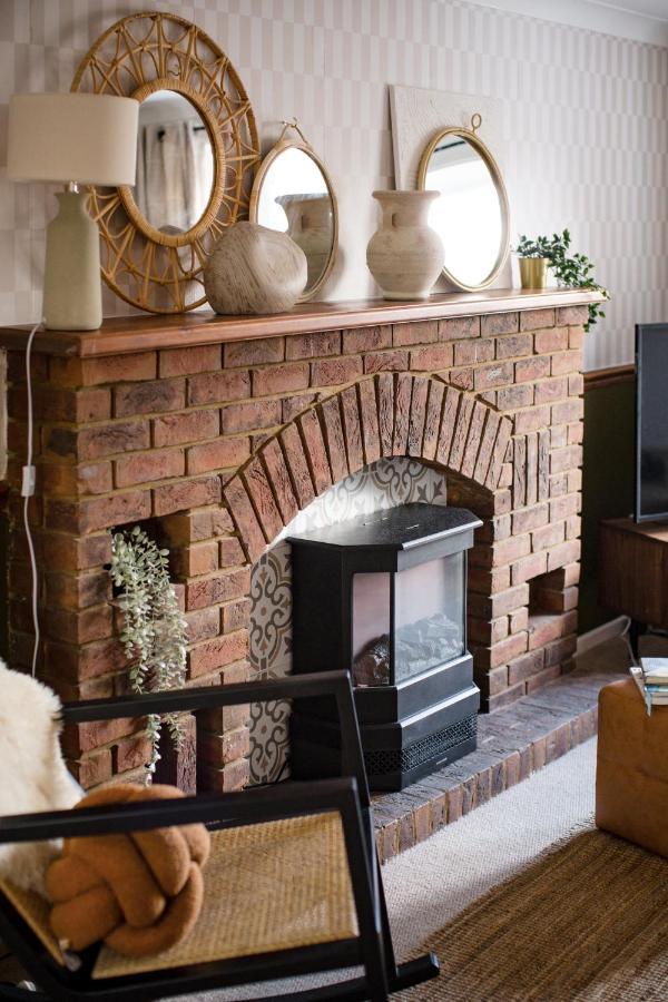 4-Bed Cotswold Getaway With Hot Tub & Gaming Room Churchdown Exteriér fotografie